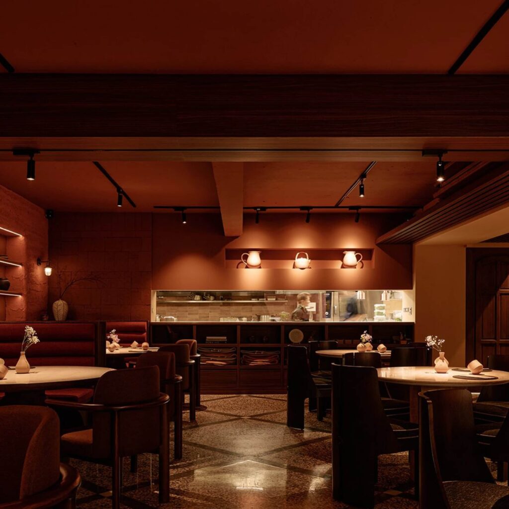 home__restaurant_carousel_fon_cé_v1